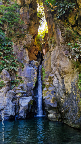 Blick auf den Wassefall Cascata do Salto do Cabrito auf der portugiesischen Azoreninsel São Miguel photo