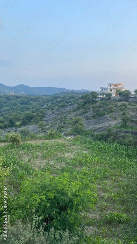 Obraz premium view of houses in mountains