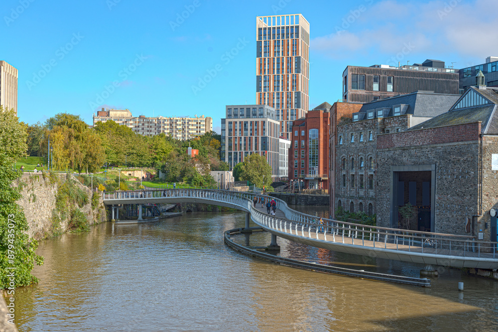 Obraz premium alter Kanal in der Innenstadt von Bristol