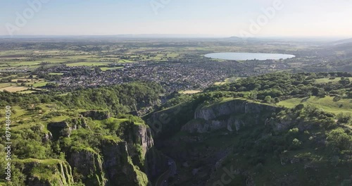 Discover the breathtaking beauty of Cheddar Gorge in Somerset! Marvel at towering limestone cliffs, explore hidden caves, and immerse yourself in nature's splendor. 