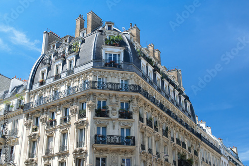 facade of a paris apartment building