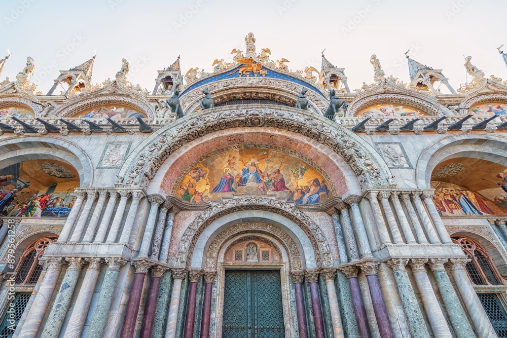 Obraz premium The St Mark's Basilica in Venice