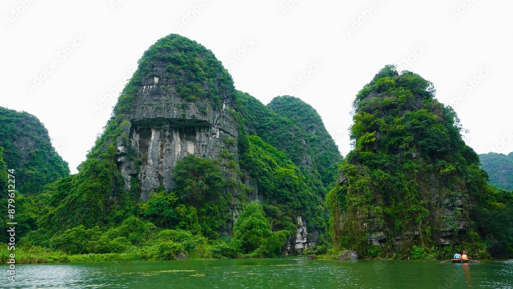 Die sog. Trockene Halong Bucht bei Ninh Binh in Vietnam Die sog. Trockene Halong Bucht bei Ninh Binh in Vietnam