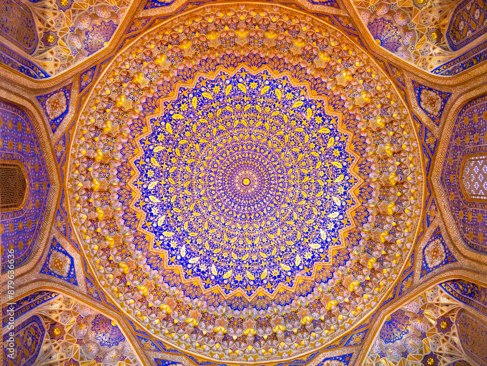 Tilla-Kari Mosque, Samarkan, Uzbekinstan - Ceiling shot Tilla-Kari Mosque, Samarkan, Uzbekinstan - Ceiling shot
