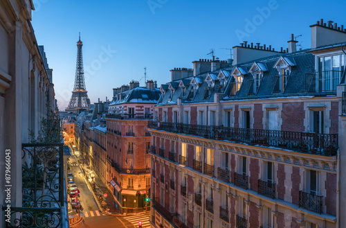 Romantic street in Paris with view of the Eiffel Tower, Paris, France