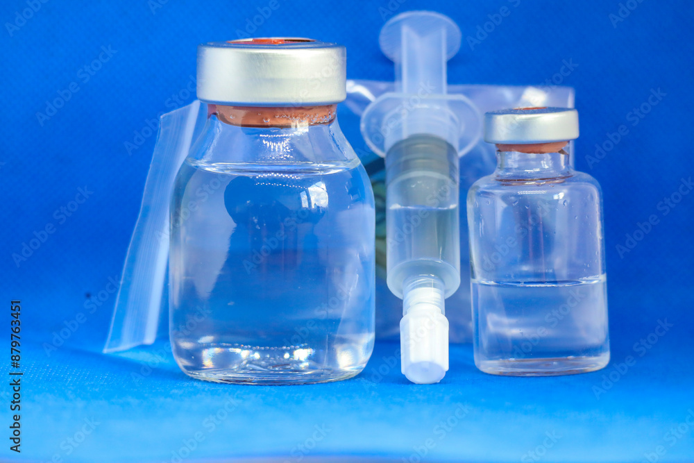 Glass ampoules for syringes and infusion with medication Glass ampoules for syringes and infusion with medication