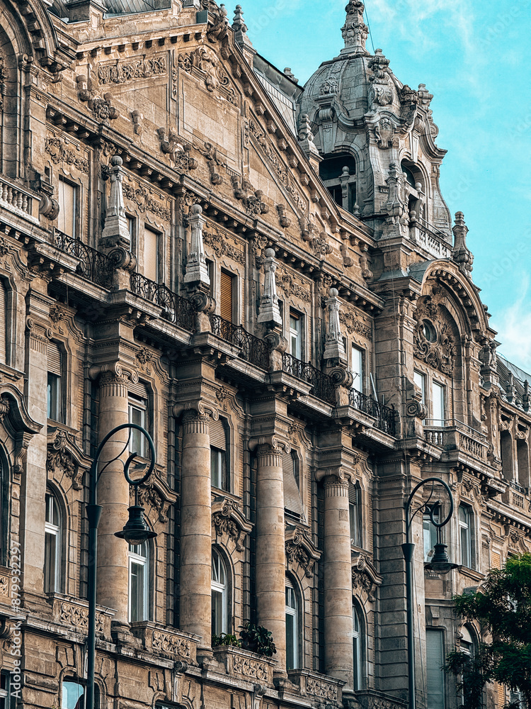 Obraz premium facade of the building in Budapest