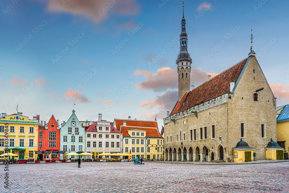 Fototapeta premium Old town Tallinn city skyline, cityscape of Estonia