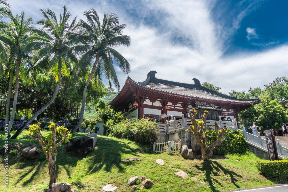 Fototapeta premium Chinese-style ancient buddhist architecture, Hainan, China.