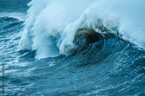 Fotografie Huge ocean swell and waves lumbering onto the Hermanus coastling during a severe winter storm