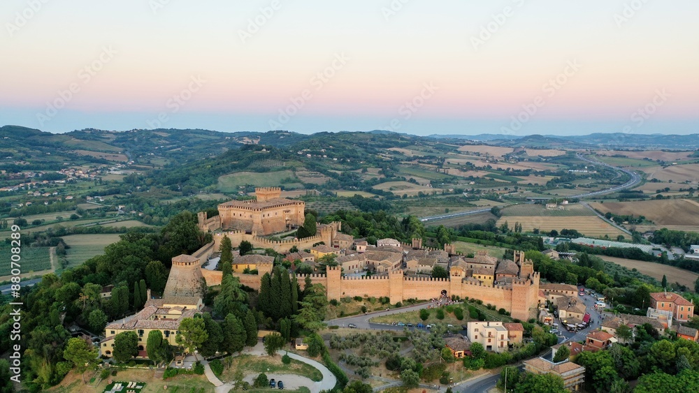 gradara, marche, italia, borgo, vino, natura gradara, marche, italia, borgo, vino, natura