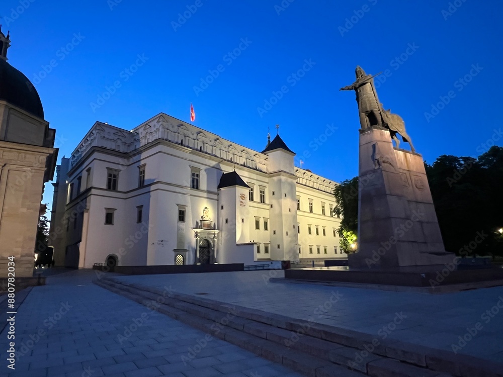 Fototapeta premium Cathedral Square in Vilnius, Lithuania