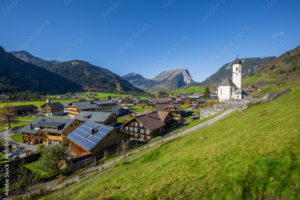 Φωτογραφία The village of Schoppernau with Kanisfluh mountain in the background in the Breg