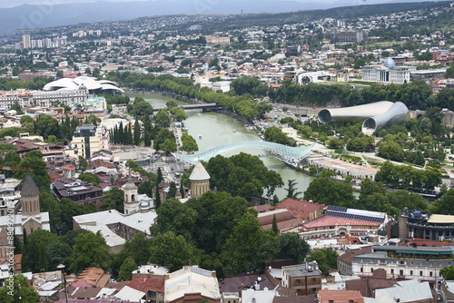 Tbilisi, Gruzja - lato 2024. Piękne miasto z wielką ilością zabytków i miejsc rozrywki. Wspaniała pogoda, architektura i historia.  photo