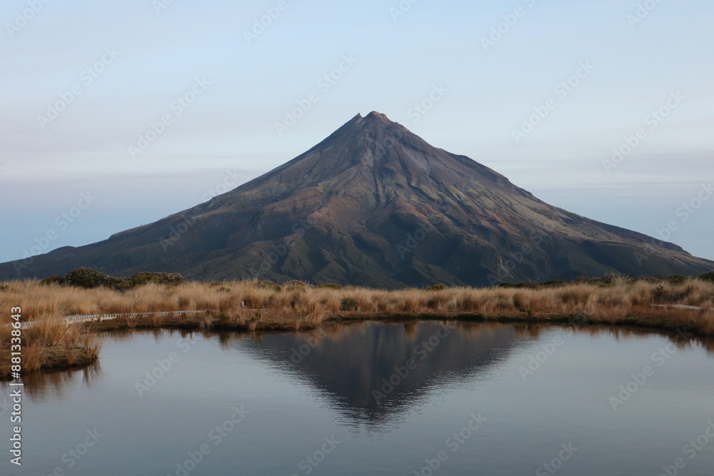 Fototapeta premium Mount Taranaki Reflection New Zealand