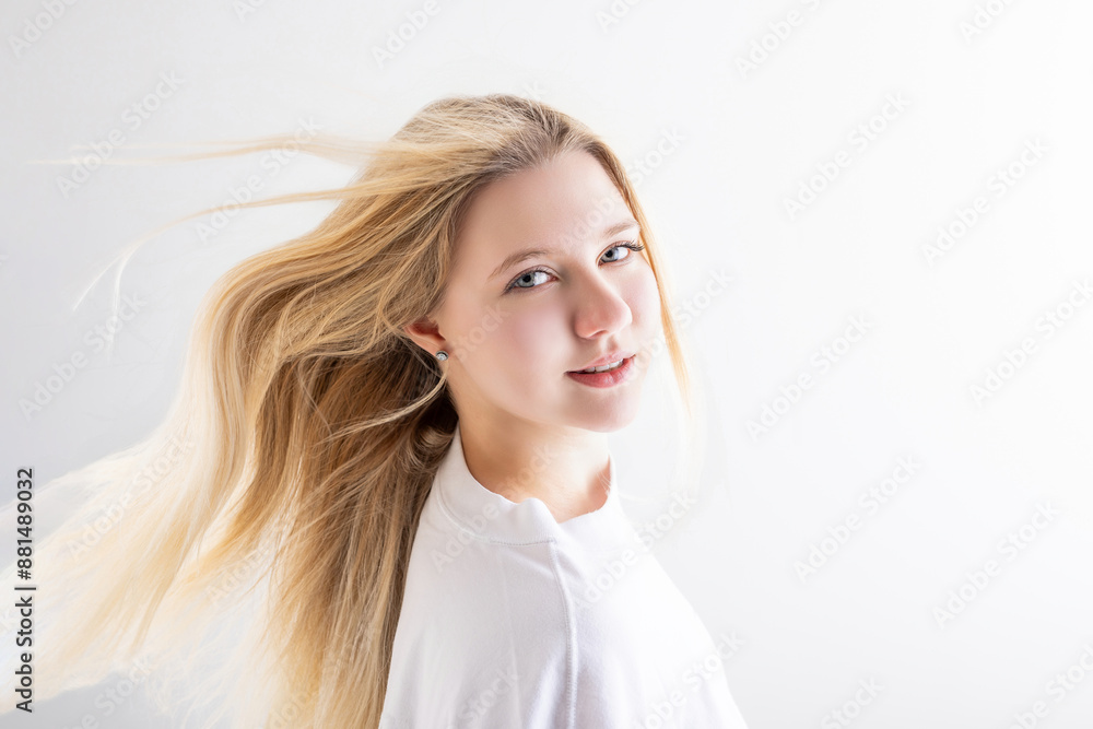 金髪ロングヘアの外国人女性 blonde woman 金髪ロングヘアの外国人女性 blonde woman