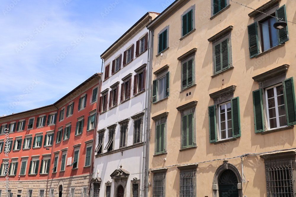 Blick in die Altstadt von Pisa in Italien	