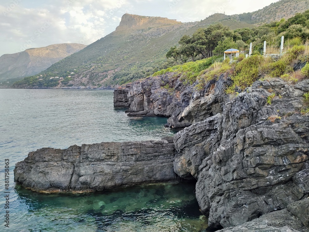 Maratea - Scogliera del Solarium Le Terrazze all'alba