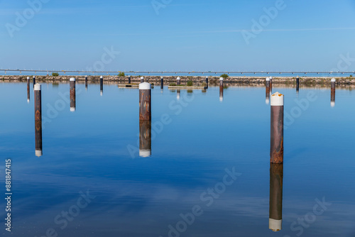 Canvas-taulu Pier with view on Vasco da Gama bridge