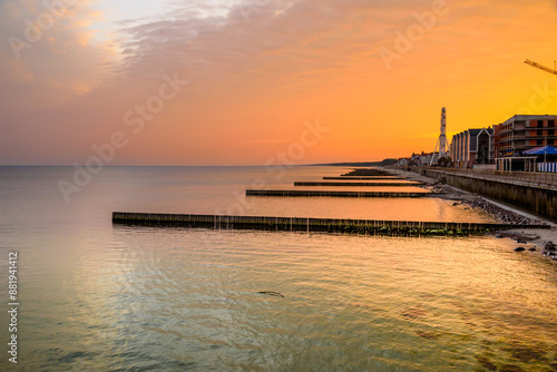 Obraz na płótnie View of promenade of resort town of Zelenogradsk on the coast of Baltic sea at sunrise. Russia w salonie