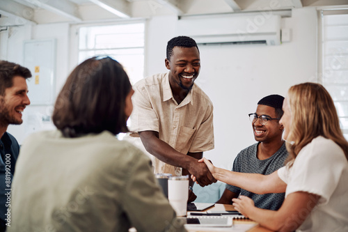 Photos Creative people, handshake and meeting success, collaboration or welcome to internship induction or orientation