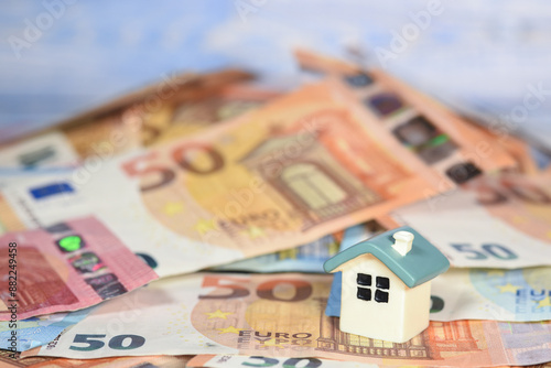 Argent euro CEE europeen finances immobilier logement maison photo