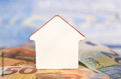 Argent euro CEE europeen finances immobilier logement maison photo