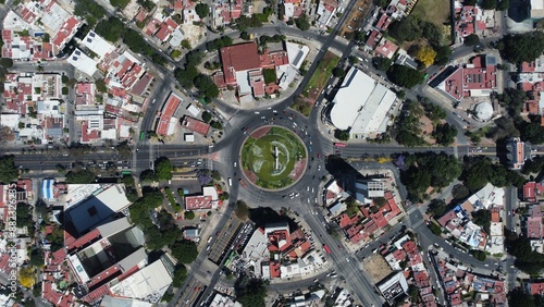 Bild auf Leinwand La simbólica glorieta Minerva en Guadalajara desde las alturas