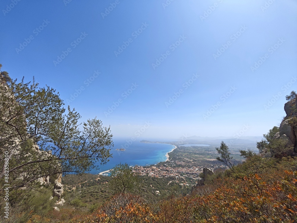 Obraz premium Blick auf Santa Maria Navarrese auf Sardinien