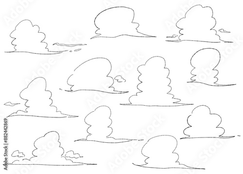 手書きの入道雲、積乱雲のイラスト線画セット、バリエーション素材