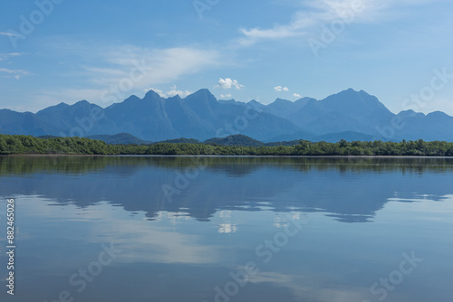 Vale do Gigante, em Antonina, no Brasil / Giant Valley, in Antonina, in Brazil