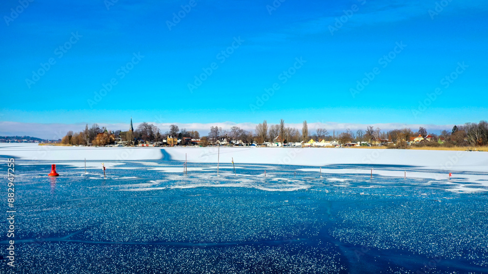 Zugefrorende Havel bei Gelow und Werder an der Havel Zugefrorende Havel bei Gelow und Werder an der Havel