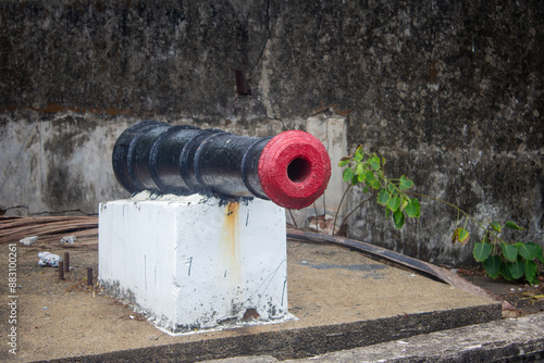 Fotografija Historic cannon weapon used by the european rulers to protect the fort emmanuel by keeping a check on in-coming ships, Vasco Da Gama Square, Fort Kochi, Kerala