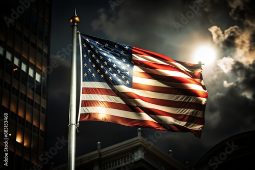 Flagge USA in der Stadt mit Gegenlicht - Dunkle Atmosphäre