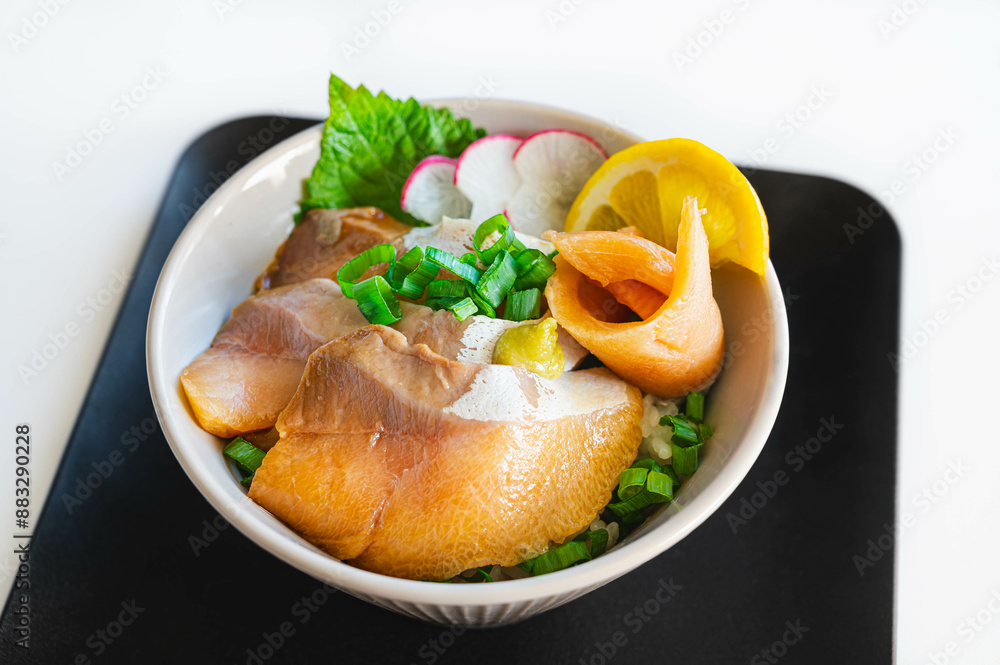 漬けぶりの海鮮丼 漬けぶりの海鮮丼