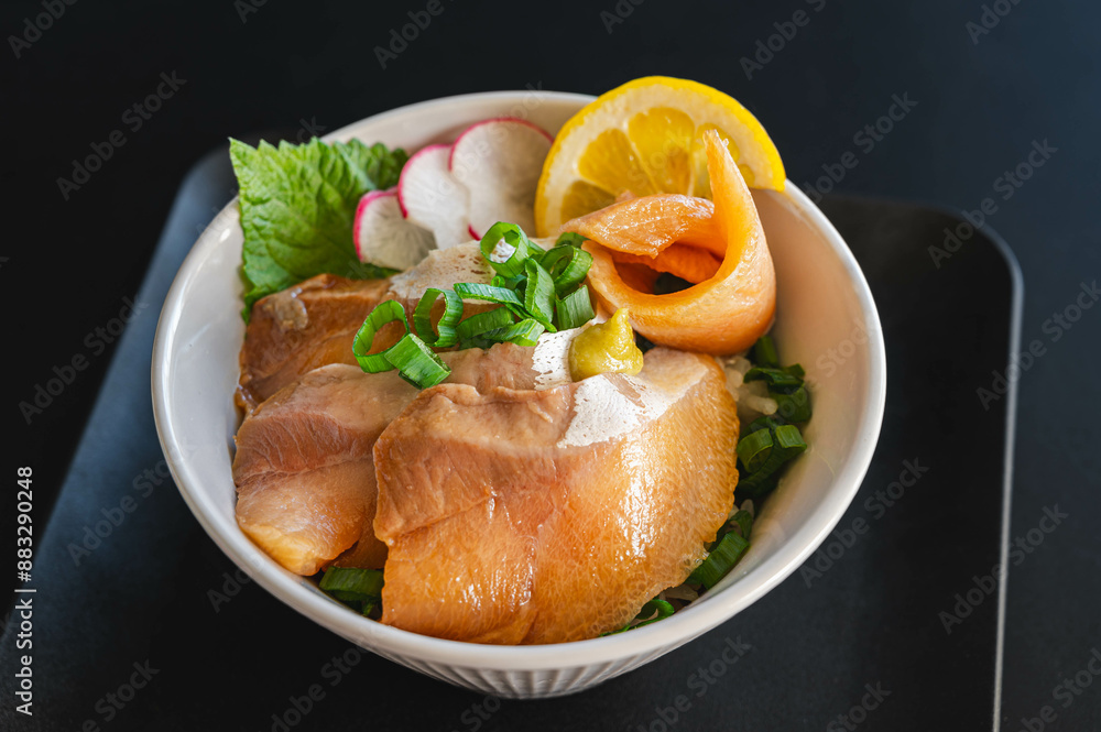 漬けぶりの海鮮丼 漬けぶりの海鮮丼