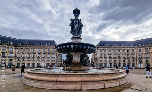 Fuente en BURDEOS, Aquitania, sur de Francia 