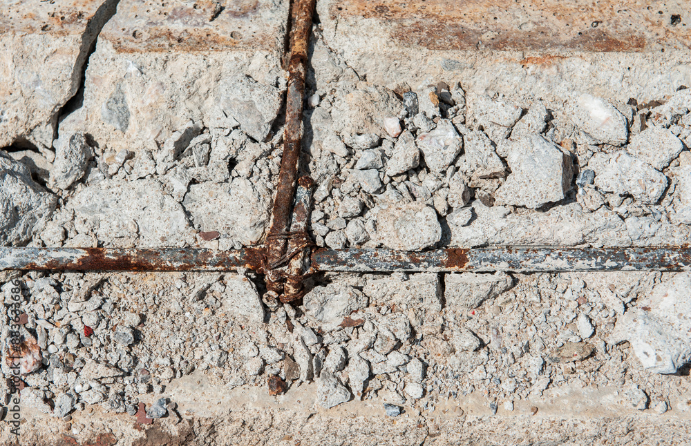 Fototapeta premium Reinforced concrete is broken and rusted.