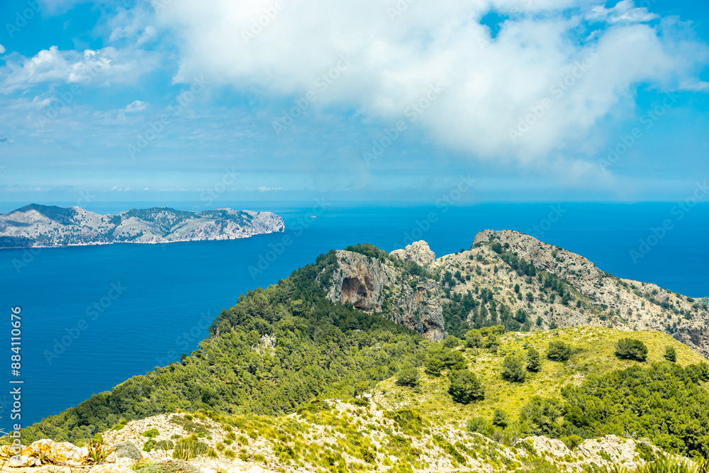 Wanderung zum Berg und Aussichtspunkt Talaia d'Alcúdia
mit einen fantastischen Ausblick auf die Bucht von Alcúdia auf der Balleareninsel Mallorca - Spanien Wanderung zum Berg und Aussichtspunkt Talaia d'Alcúdia
mit einen fantastischen Ausblick auf die Bucht von Alcúdia auf der Balleareninsel Mallorca - Spanien