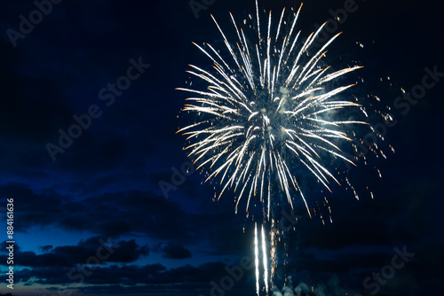 Magnifique feu d'artifices du 14 juillet en Bretagne - France photo