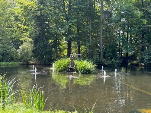 Schlossgarten und Barockschloss Rammenau photo