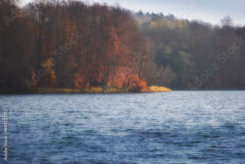 Jesień nad jeziorem photo