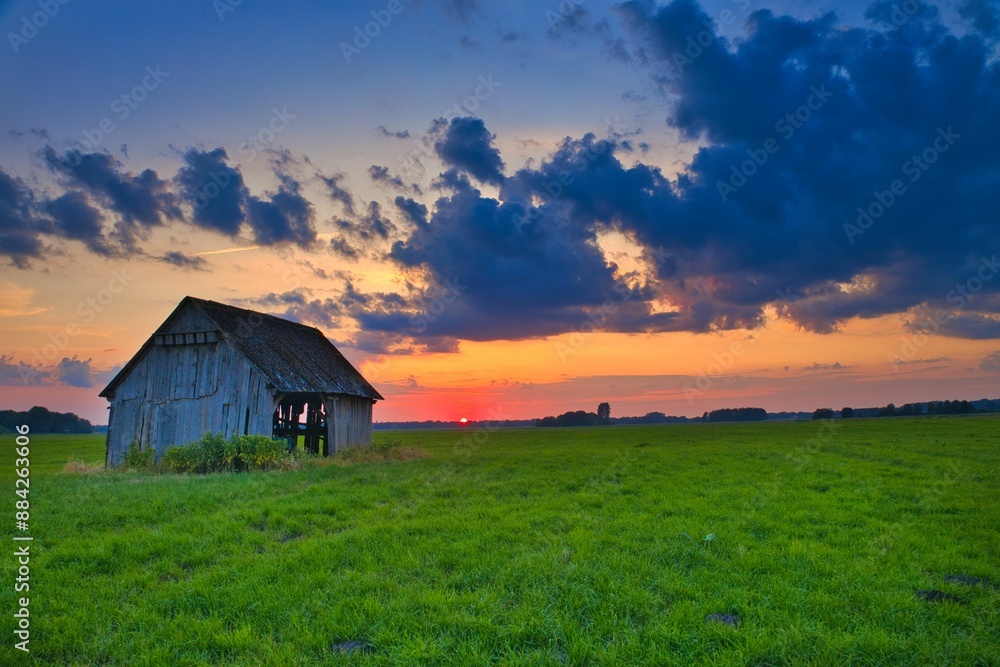 Sonnenuntergang in den Wiesen Sonnenuntergang in den Wiesen
