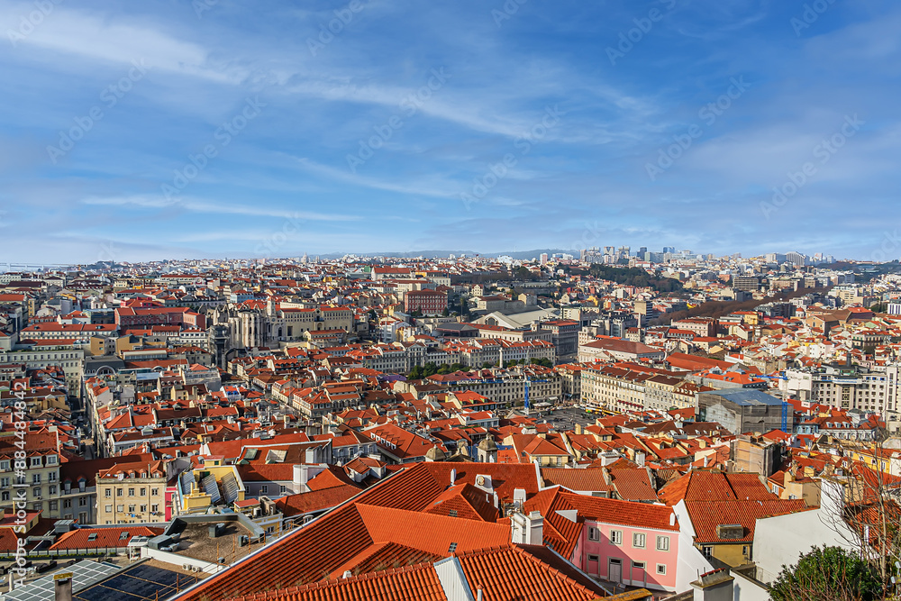 Obraz premium Beautiful panoramic view of downtown of Lisbon. Colorful buildings with red roofs. Lisbon, Portugal.