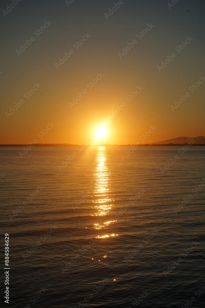 Fototapeta premium sunset over the sea