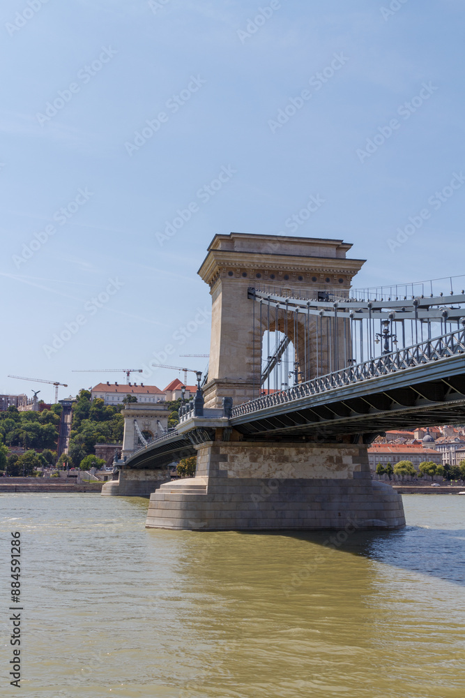 Obraz premium A grand Budapest bridge in the Hungary