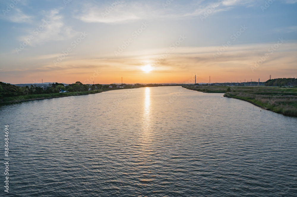 茨城 夕暮れの那珂川(ひたちなか市・湊大橋から) 茨城 夕暮れの那珂川(ひたちなか市・湊大橋から)