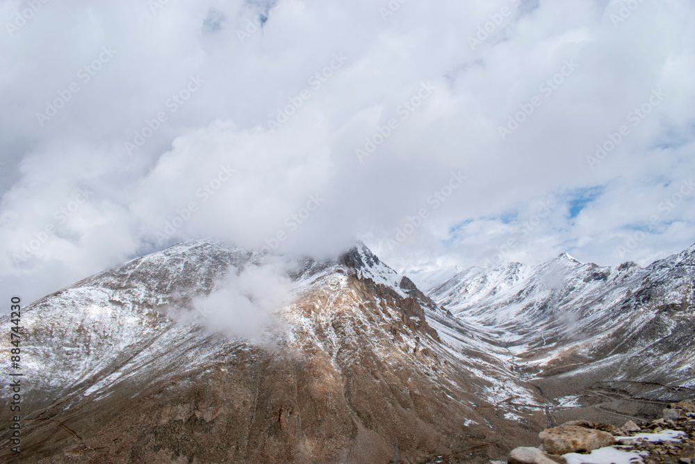 Beautiful Snow Mountain Road Trip in Leh Ladakh Beautiful Snow Mountain Road Trip in Leh Ladakh