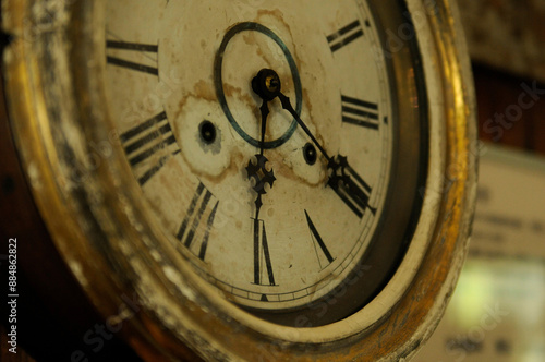 Old Clock、古い時計