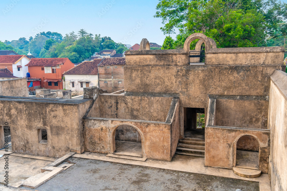 Obraz premium Historical site from 18th Century called Pesanggrahan Rejawinangun, or more popularly known as the Warungboto site in Yogyakarta Indonesia.